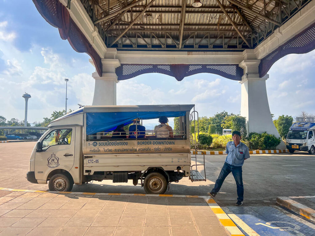 the songthaew that brings you to the chiang khong immigration office