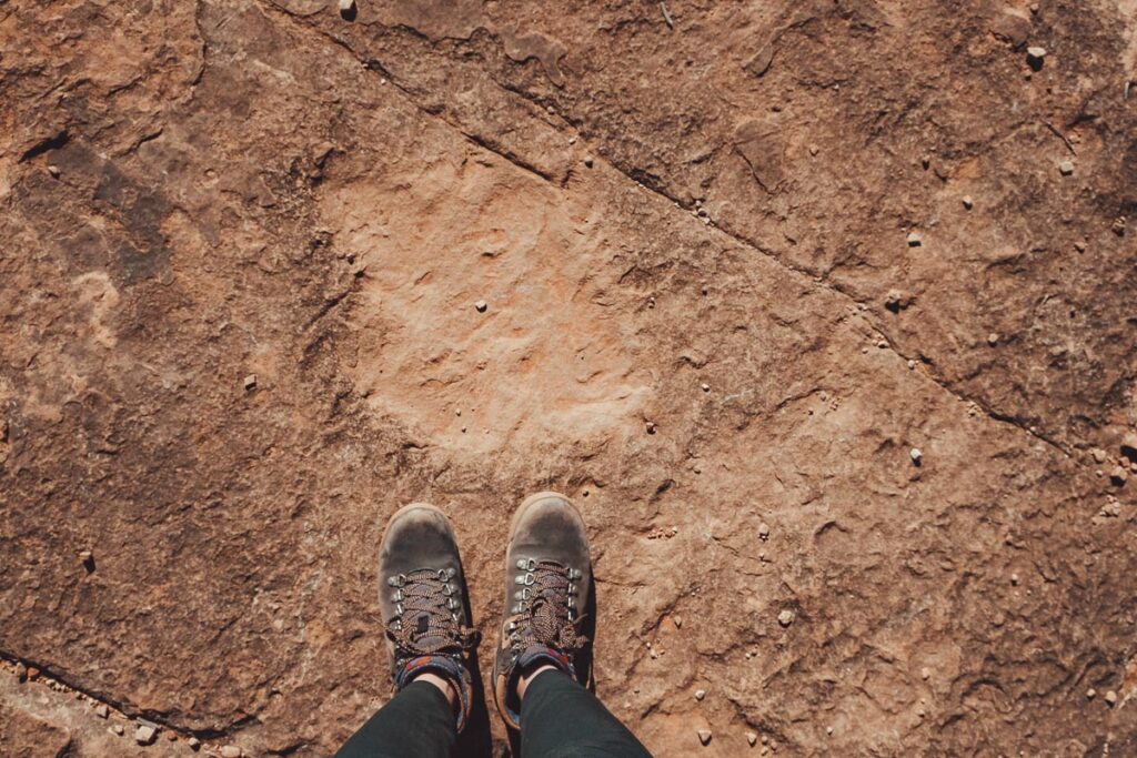 Dinosaur Tracks trail to dinosaur prints