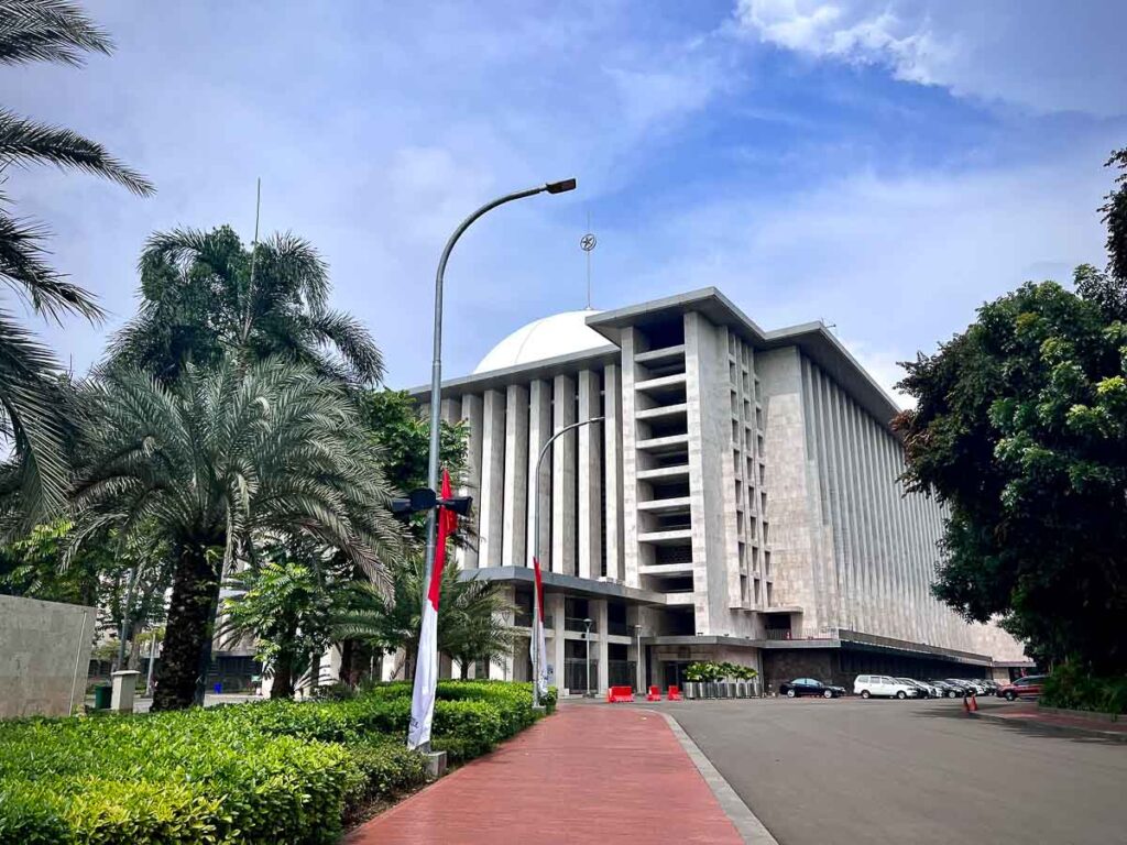 Istiqlal Mosque, Java one of the largest mosques in the world