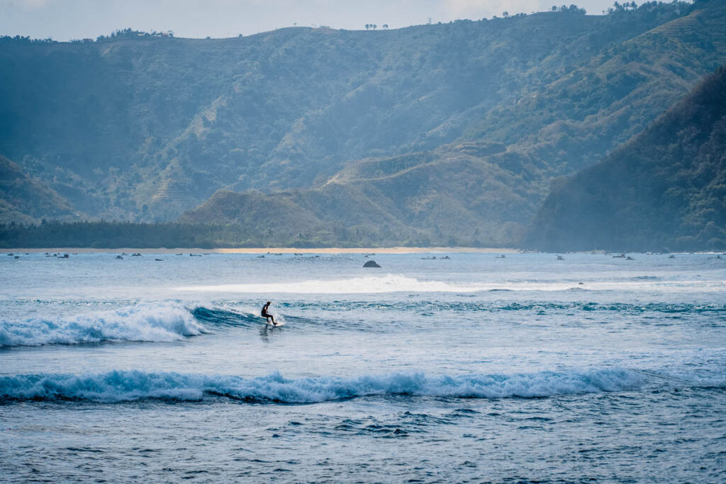 mawi beach experienced surf spot