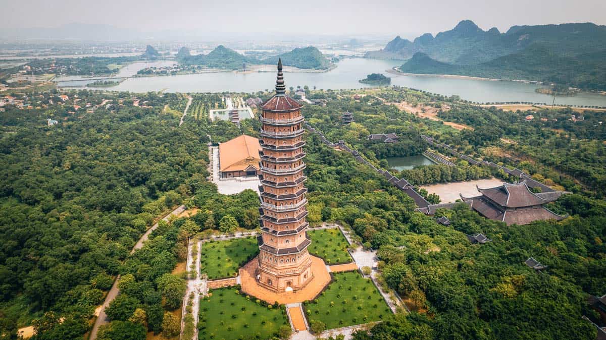 the bai dich pagoda, the largest pagoda in south east asia