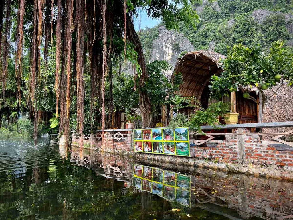 tam coc bungalows on the riverside