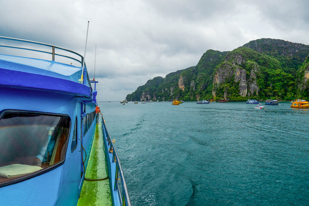 Ferry from Phuket to phi phi island