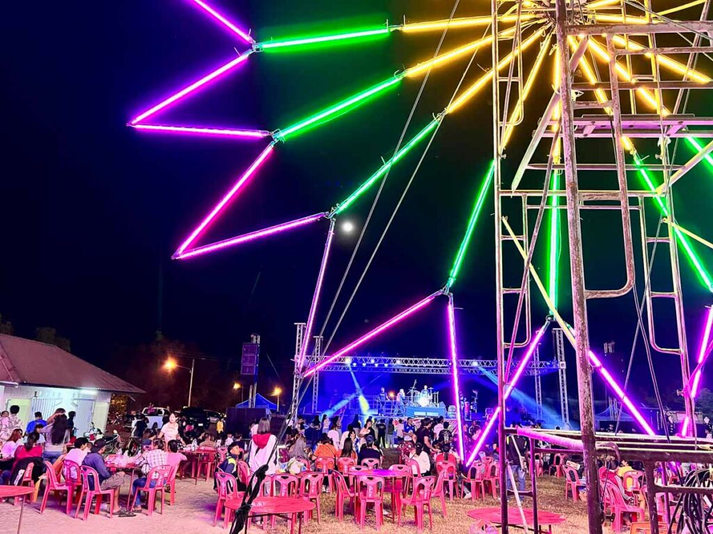 a night market, one of the best thing to do in sukhothai