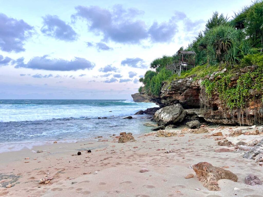 timang beach before the cable car to island